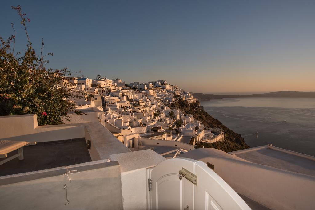Karpimo Horizon - Caldera View With Private Hot Tub Villa Firostefani Eksteriør bilde